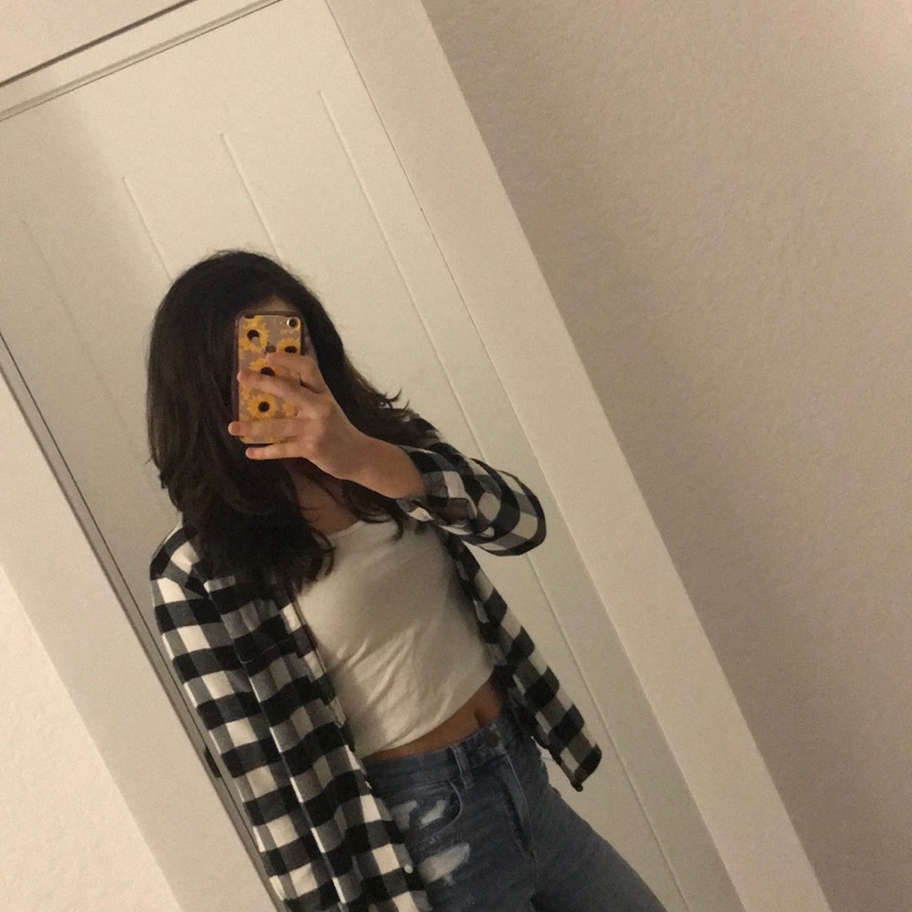 Woman’s/Juniors Juniors Black and White Flannel
